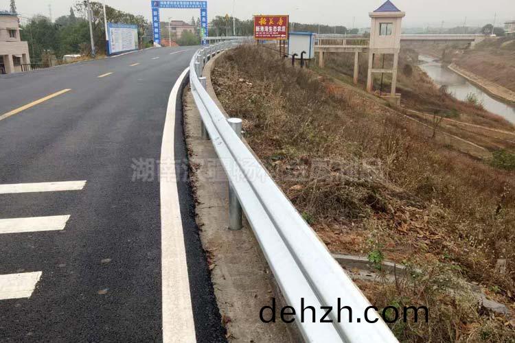波形護欄(lan)